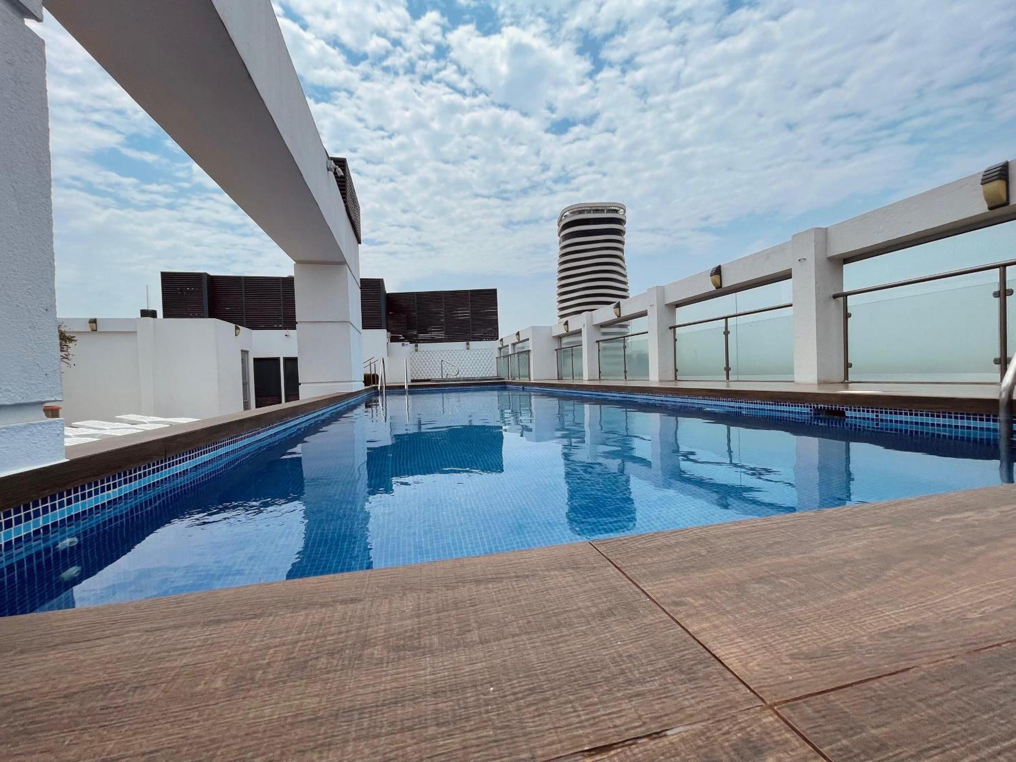 Suite Riverfront Puerto Santa Ana Гуаякиль Экстерьер фото