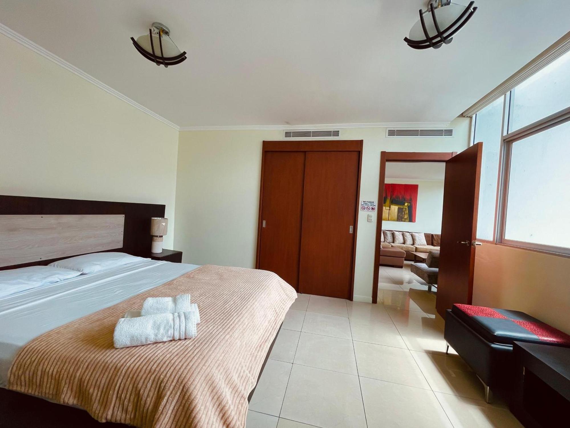 Suite Riverfront Puerto Santa Ana Гуаякиль Экстерьер фото