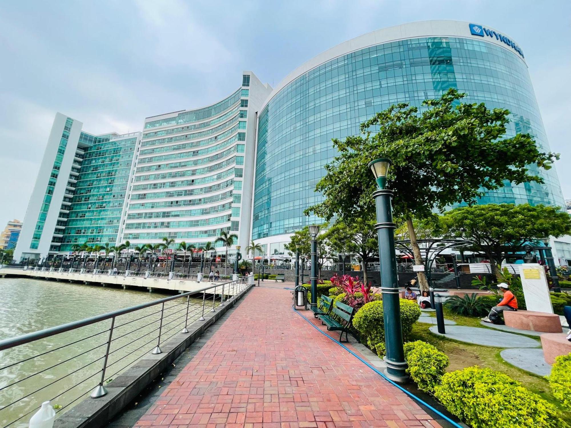 Suite Riverfront Puerto Santa Ana Гуаякиль Экстерьер фото